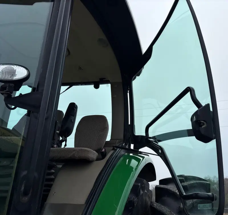 2011 John Deere 8335R photo 31