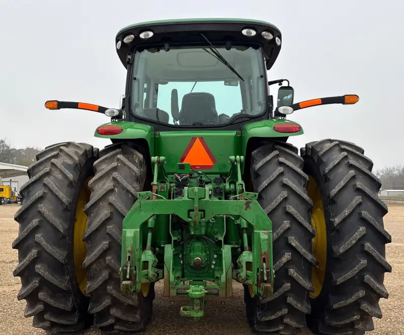 2011 John Deere 8335R photo 6