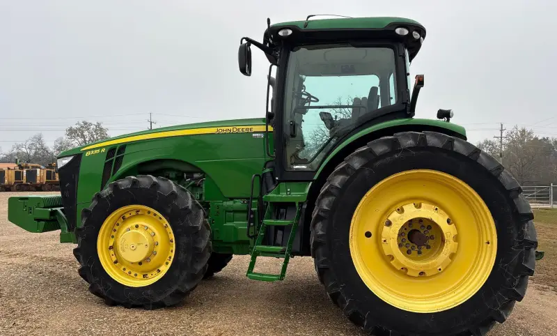 2011 John Deere 8335R photo 8