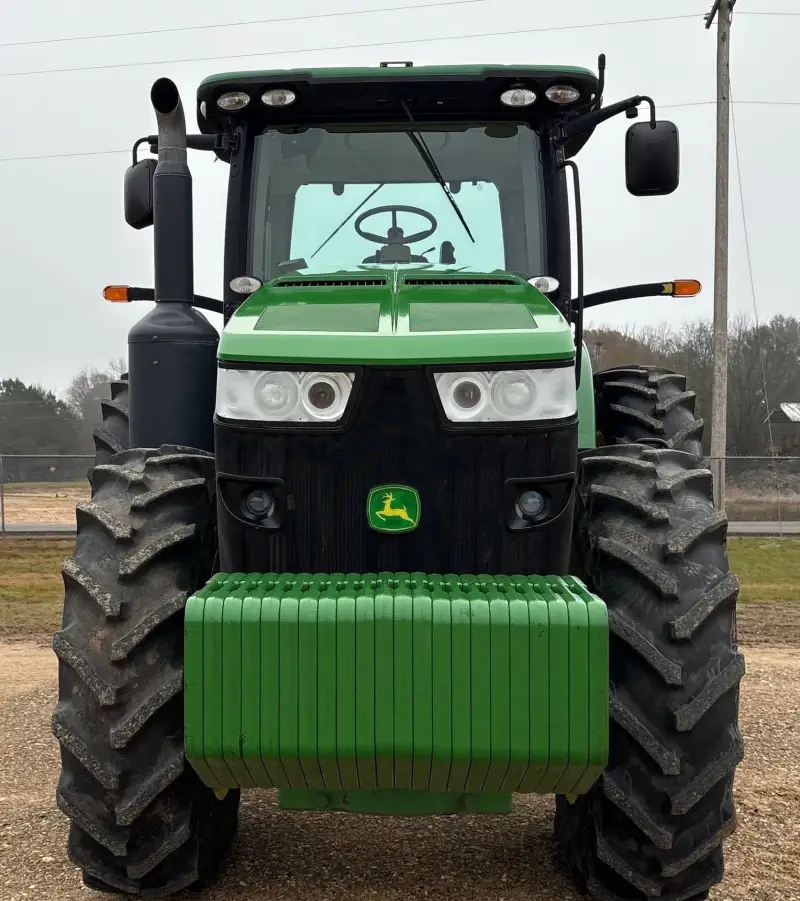 2011 John Deere 8335R photo 2