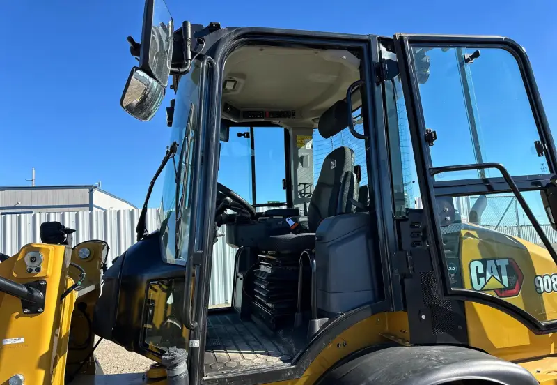 2023 Caterpillar 908 photo 69