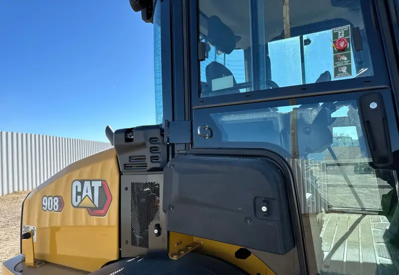 2023 Caterpillar 908 photo 50