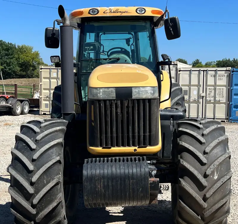 2005 Challenger MT665B photo 2