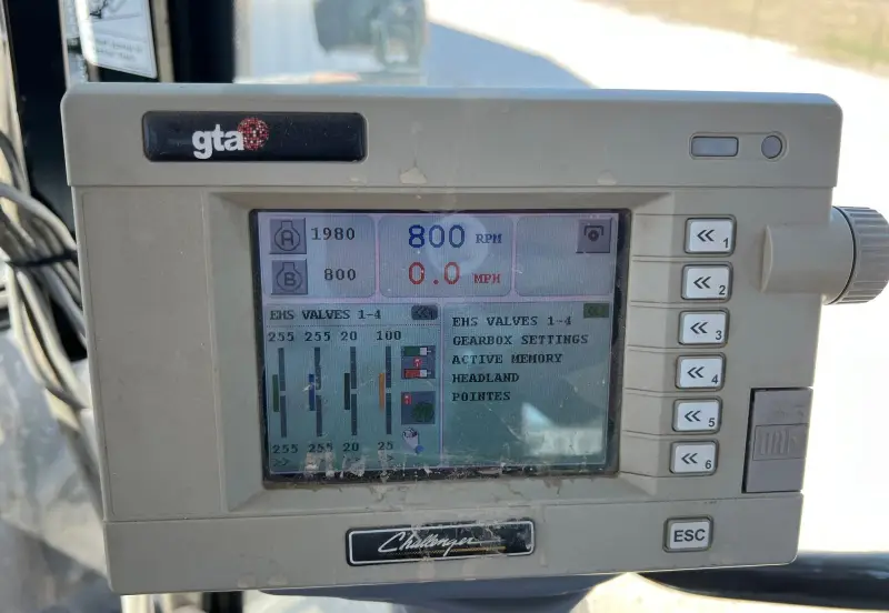 2005 Challenger MT665B photo 23