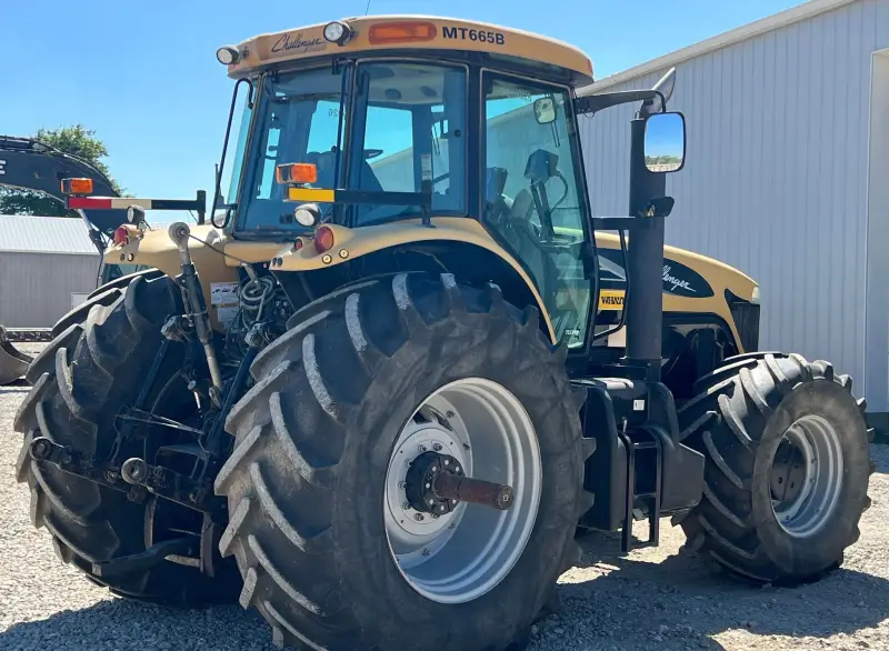 2005 Challenger MT665B photo 5