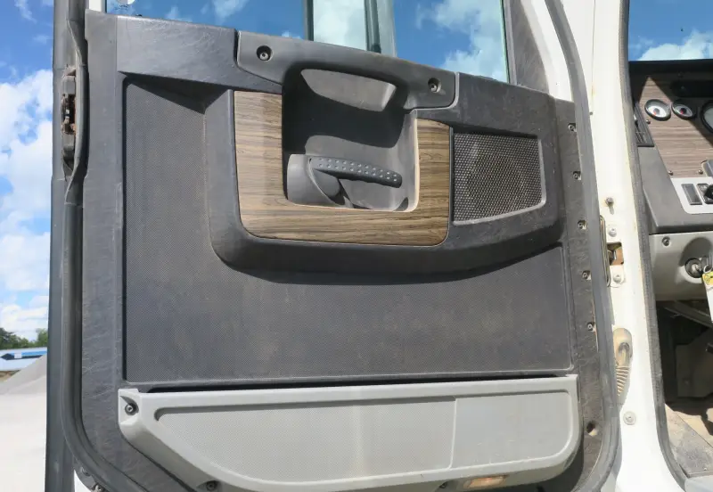 2012 Freightliner Coronado SD photo 57