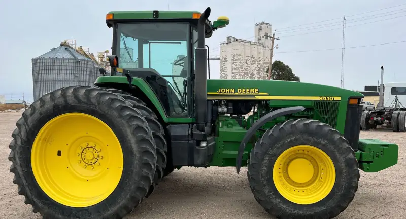 2000 John Deere 8410 photo 4