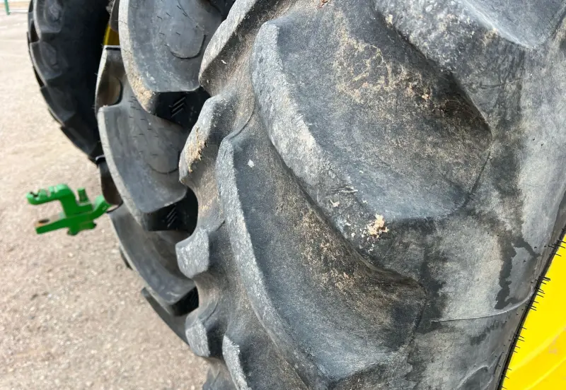 2000 John Deere 8410 photo 43