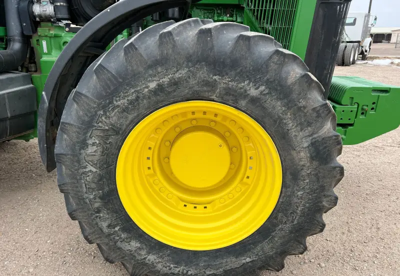 2000 John Deere 8410 photo 40
