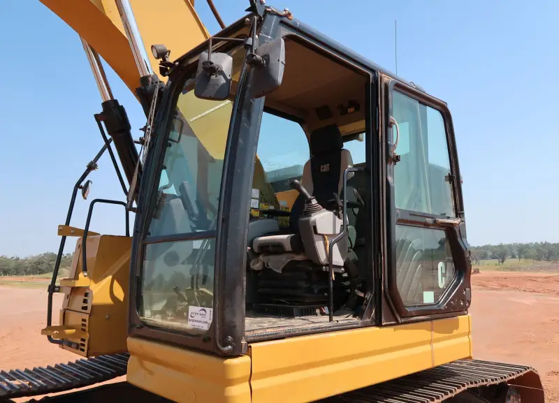 2019 Caterpillar 325F L CR photo 9