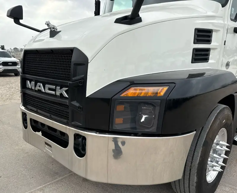 2019 Mack Anthem photo 13