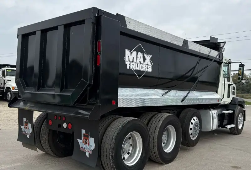 2019 Mack Anthem photo 5