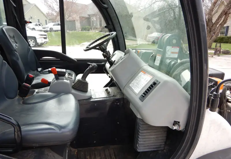 2012 Bobcat Toolcat 5600 photo 52