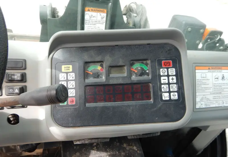 2012 Bobcat Toolcat 5600 photo 12