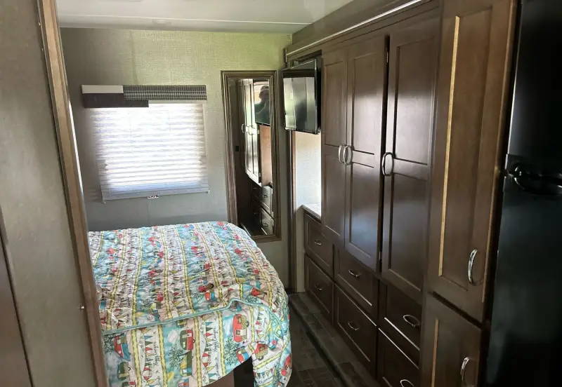 2018 Winnebago Intent photo 48