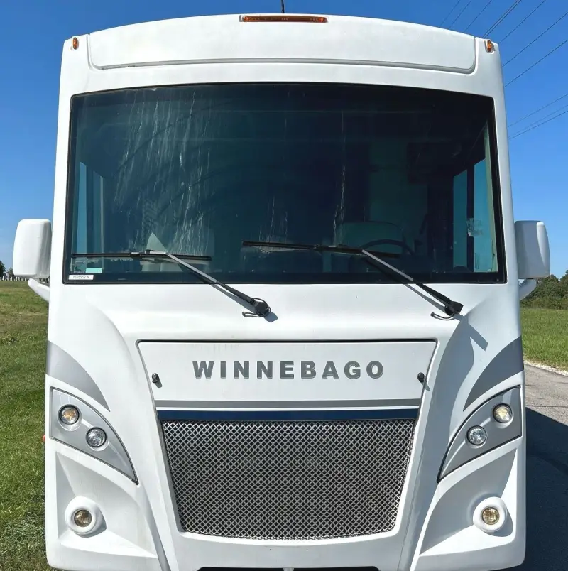 2018 Winnebago Intent photo 2